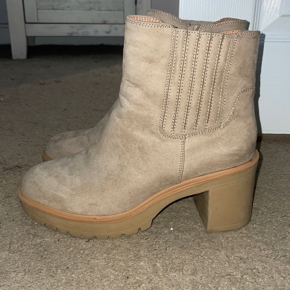 Chelsea Boots